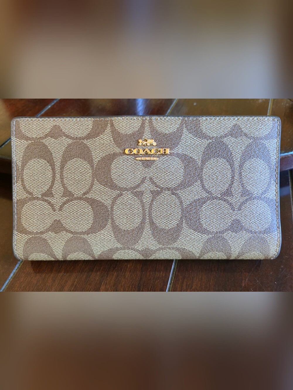 Coach Signature Canvas Wallet With Gold Logo